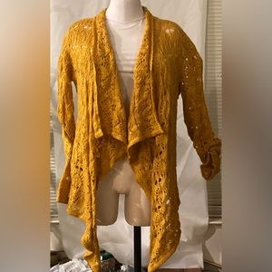 Forever 21 Size M Ochre Yellow Large Knit Sweater Long in Front Short in Bk READ